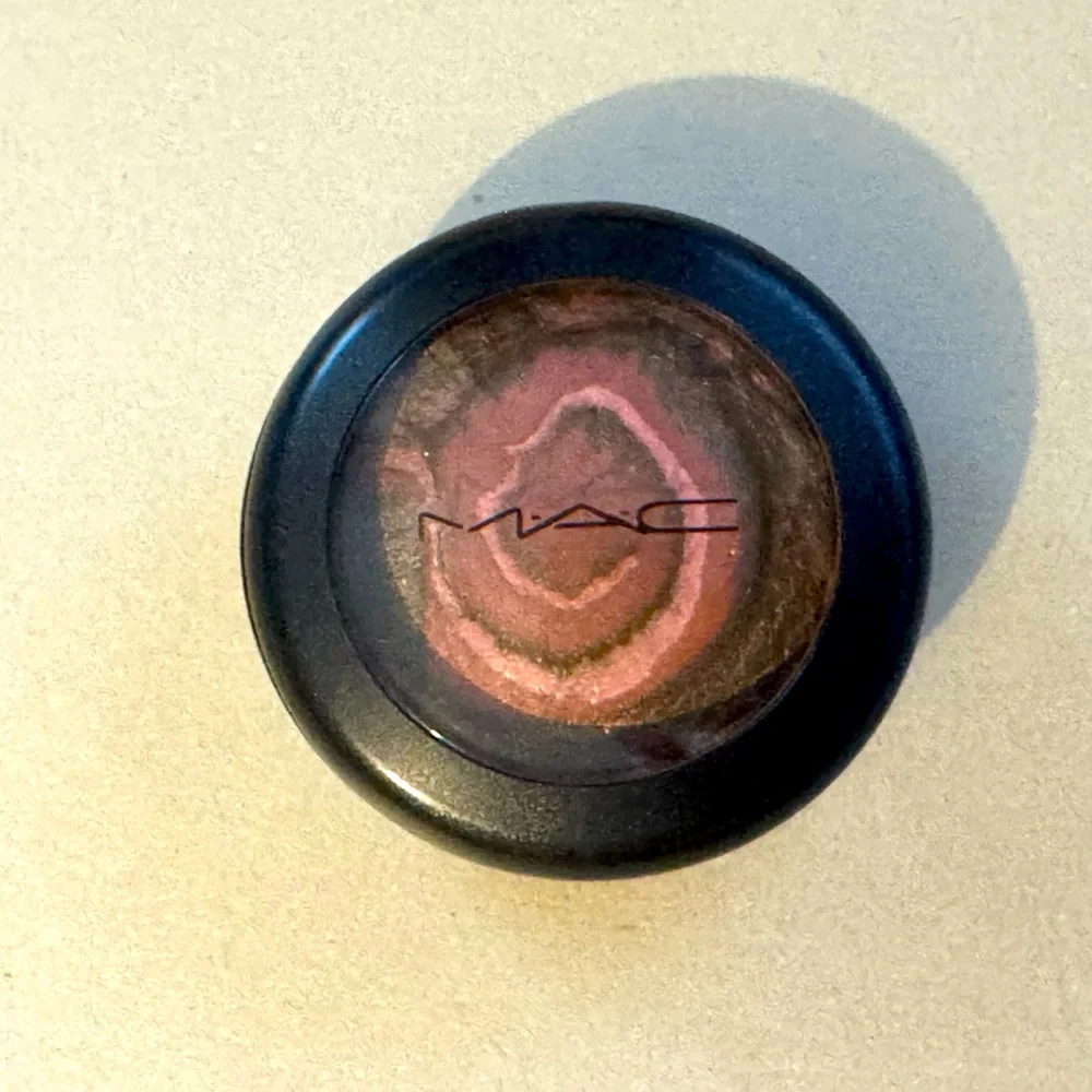 Mac cosmetics Aurora eyeshadow